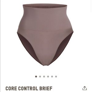 SKIMS CORE CONTROL BRIEF (PLUS SIZE) never worn /